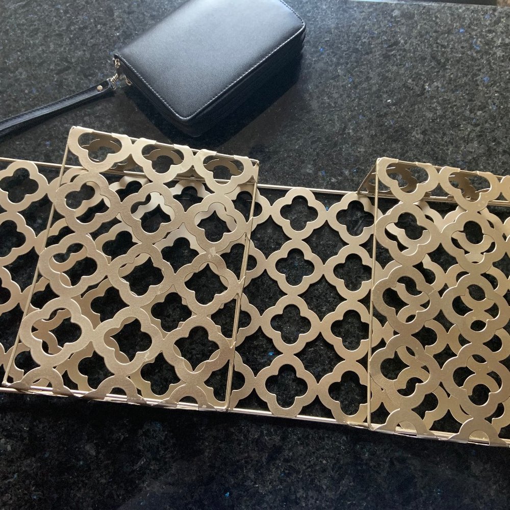 Hanging 2 Tier Lattice Magazine Rack